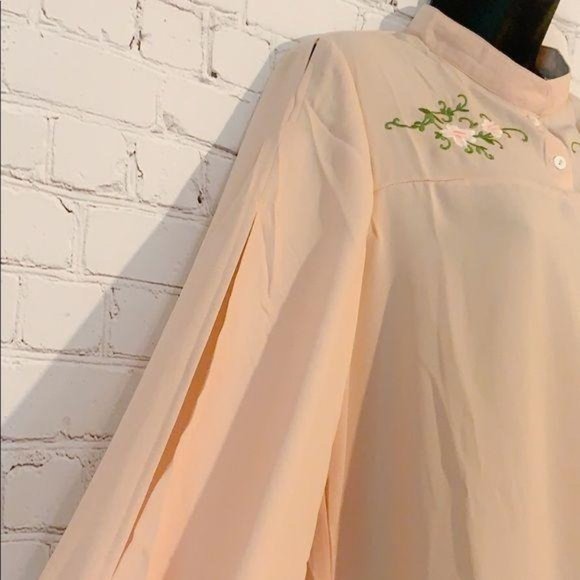 Chloah Flower Embroidered Flowy Boho Cream Blouse - Picture 4 of 4